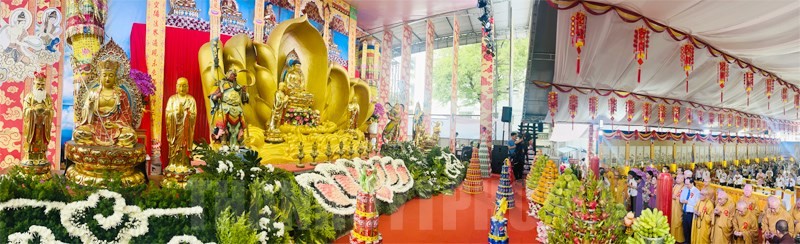 Quang cảnh Đại pháp hội trai đàn vạn nhân duyên cầu an (Ảnh: Cổng thông tin điện tử )