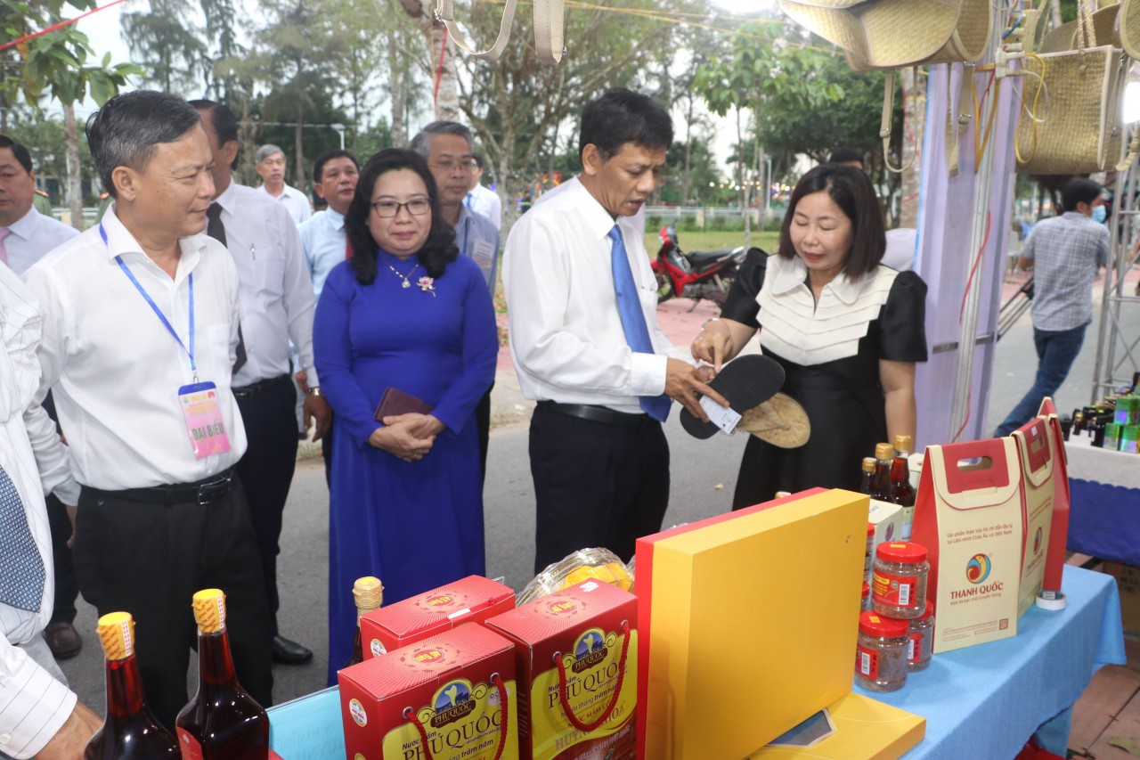 Sóc Trăng ra mắt sàn giao dịch thương mại điện tử, kết nối cung cầu hàng hóa liên tỉnh