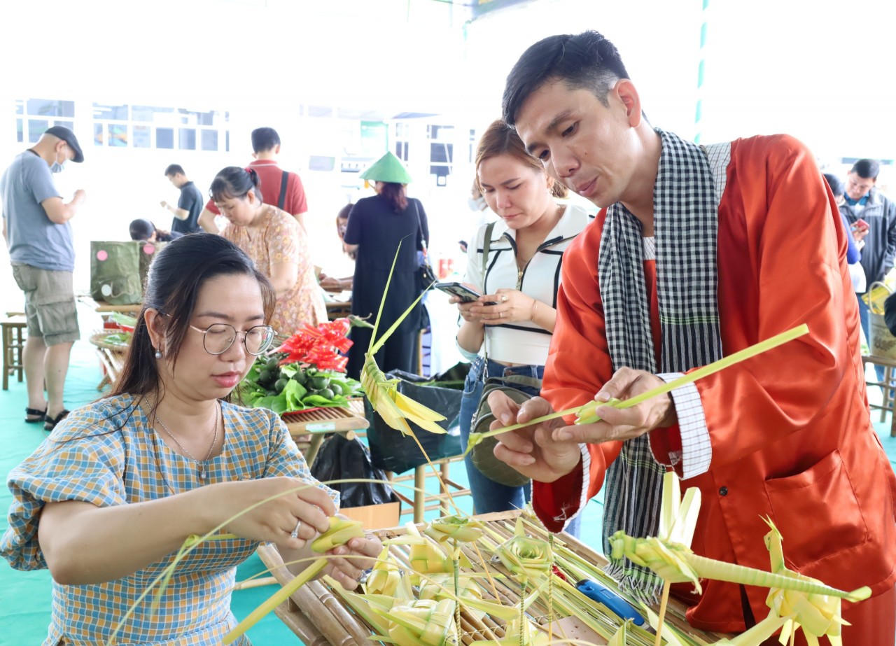 Cần Thơ: Tổ chức “Ngày hội lá” gửi thông điệp sống xanh, sống thân thiện với môi trường