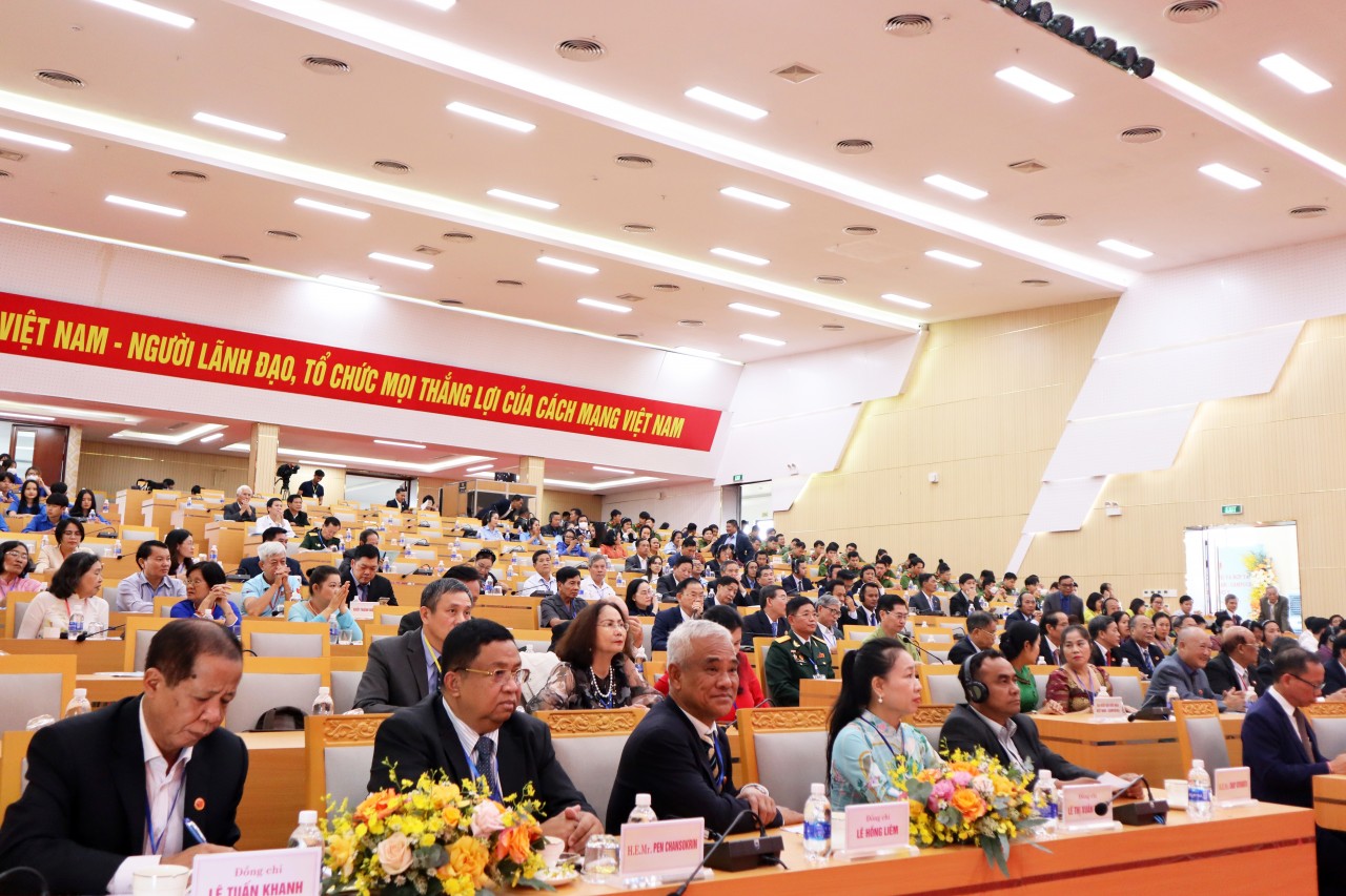 Các đại biểu tham dự Hội nghị Hội nghị Tổng kết 10 chương trình Ươm mầm hữu nghị và chia sẻ kinh nghiệm hoạt động giữa các tổ chức nhân dân.