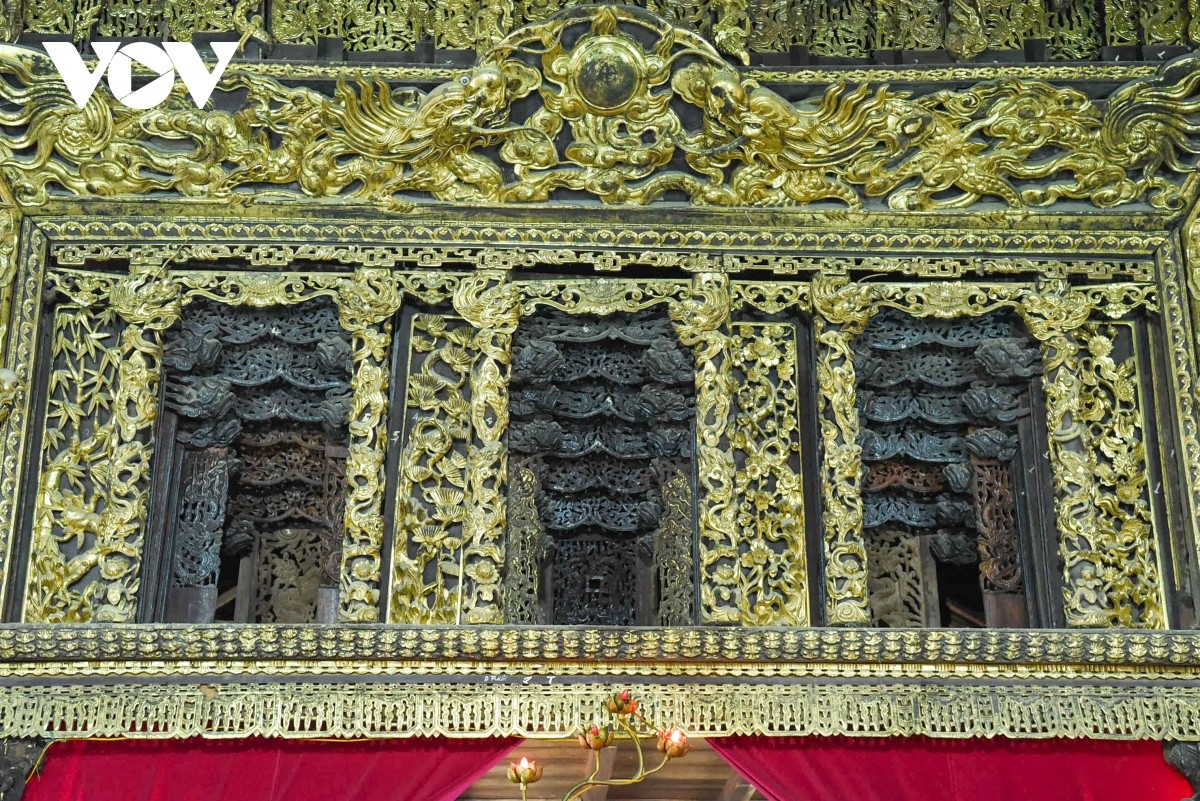 Độc đáo bức cửa võng đình Thổ Hà - báu vật bên bờ sông Cầu, Bắc Giang Độc đáo bức cửa võng đình Thổ Hà - báu vật bên bờ sông Cầu, Bắc Giang