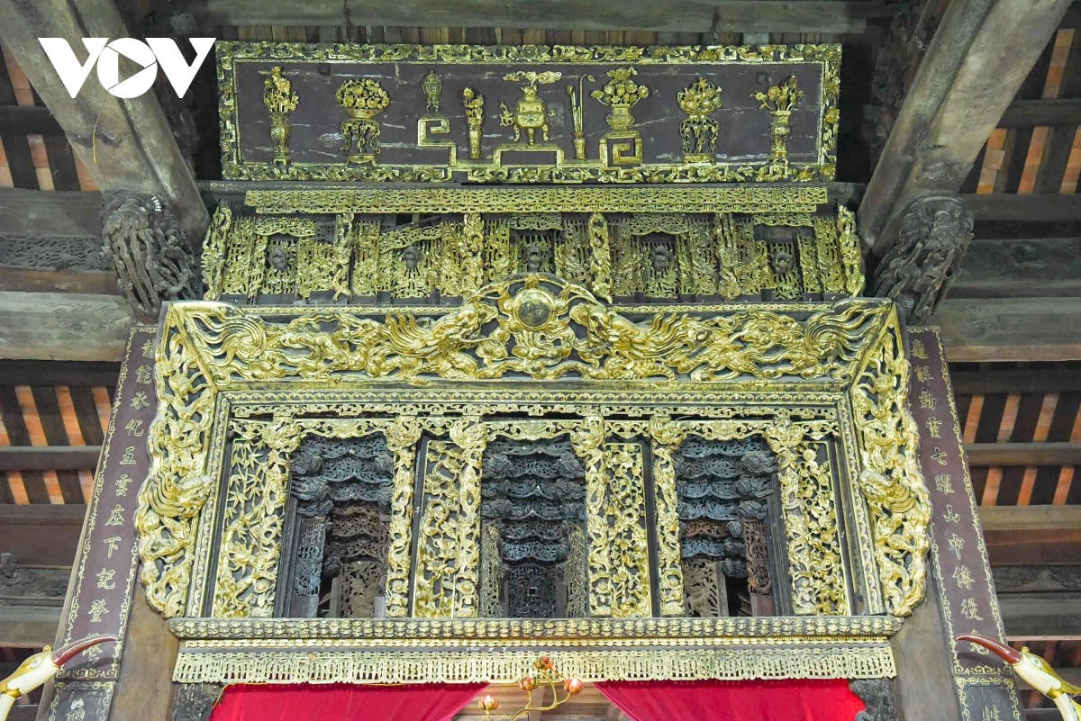 Độc đáo bức cửa võng đình Thổ Hà - báu vật bên bờ sông Cầu, Bắc Giang Độc đáo bức cửa võng đình Thổ Hà - báu vật bên bờ sông Cầu, Bắc Giang