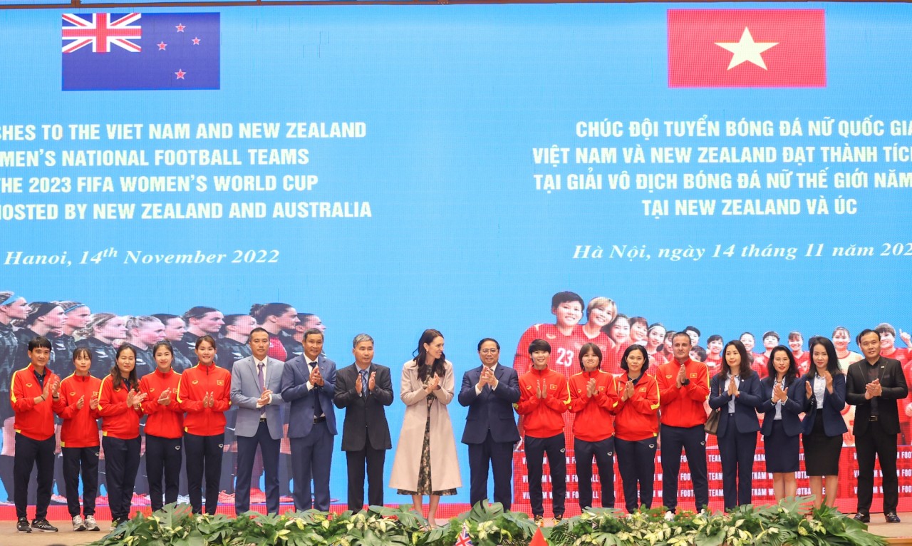 Hai Thủ tướng Việt Nam và New Zealand gặp gỡ báo chí