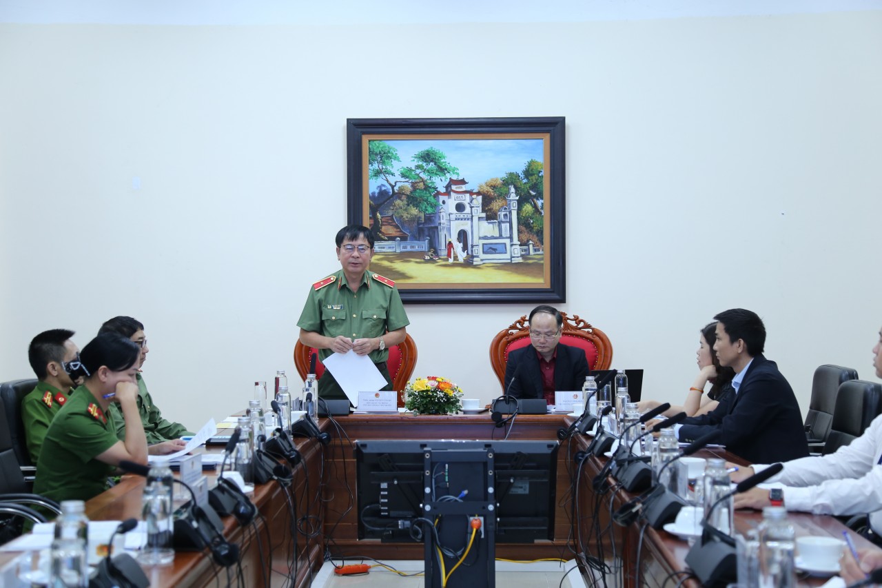 Ông Nguyễn Văn Kỷ, Phó Chánh Văn phòng, Văn phòng Nhân quyển phát biểu khai mạc Hội thảo.