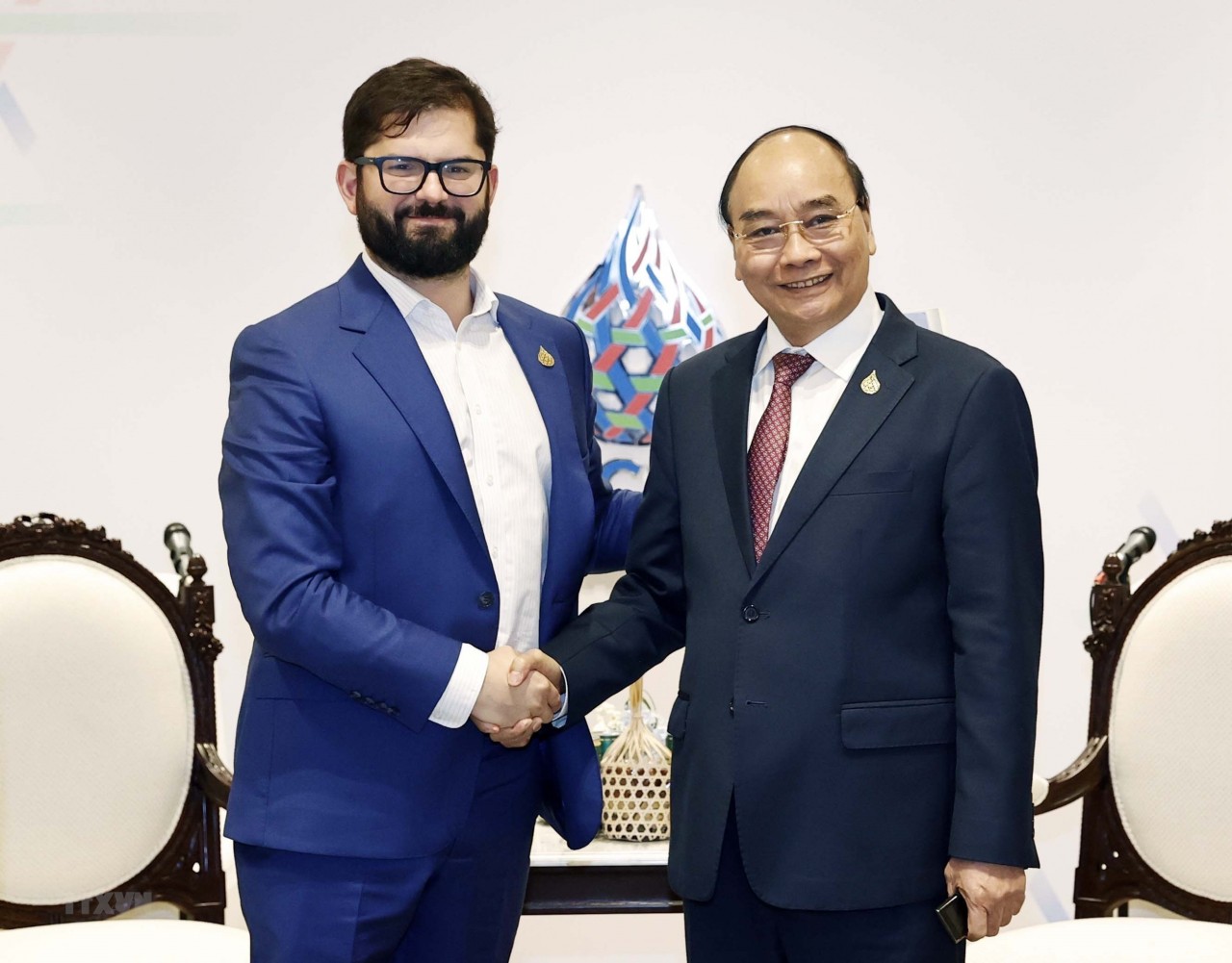 Chủ tịch nước tiếp xúc song phương bên lề Hội nghị APEC 2022 | Chính trị | Vietnam+ (VietnamPlus)