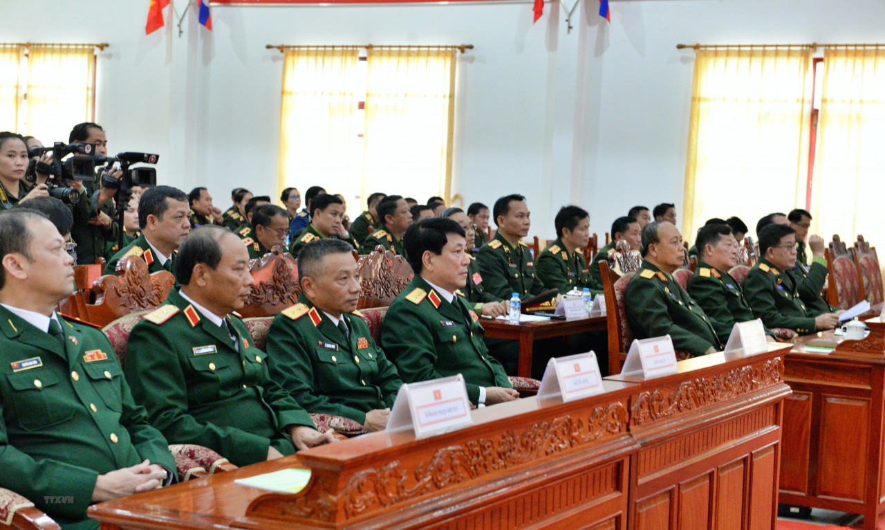Giao lưu tọa đàm Sỹ quan trẻ Quân đội Nhân dân Việt Nam-Lào | Chính trị | Vietnam+ (VietnamPlus)