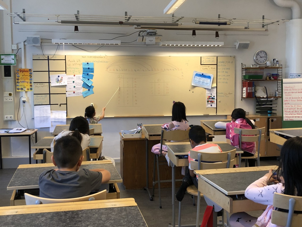 Thầy giáo “gieo” chữ Việt ở Bắc Âu lạnh giá