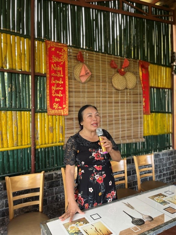 Bà giáo về hưu hỗ trợ phụ nữ làm kinh tế, giảm phụ thuộc vào rừng