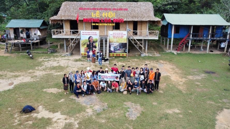 Bà giáo về hưu hỗ trợ phụ nữ làm kinh tế, giảm phụ thuộc vào rừng