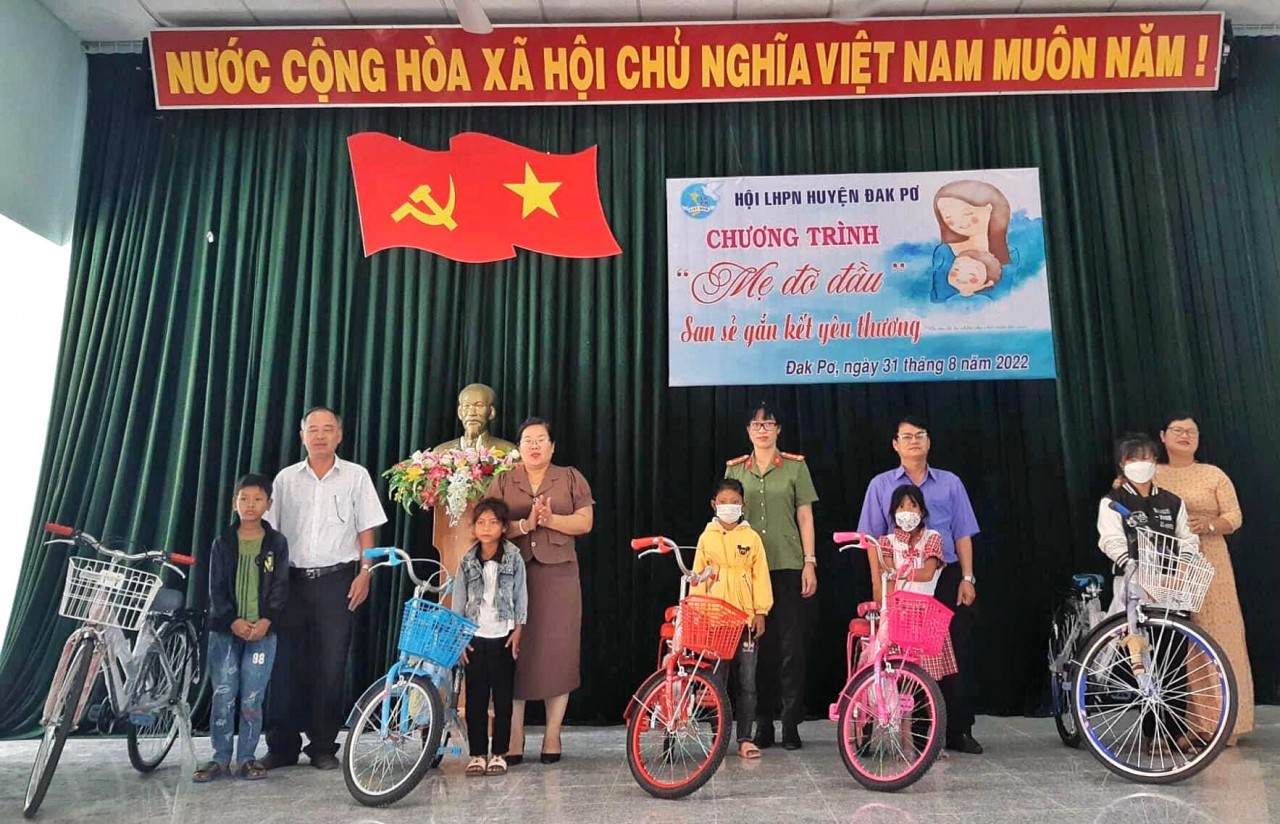 Gia Lai nhận đỡ đầu, chăm sóc 281 trẻ mồ côi qua chương trình “Mẹ đỡ đầu”