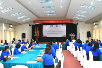 Hướng dẫn vận động cho thanh niên vì bức tranh tương lai có trẻ em gái