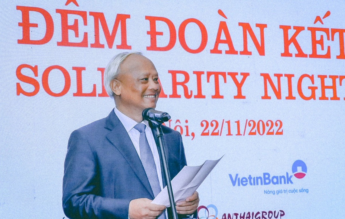 Thắm tình hữu nghị đêm Đoàn kết