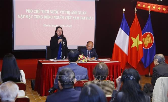 Phó Chủ tịch nước Võ Thị Ánh Xuân gặp gỡ cộng đồng người Việt tại Pháp