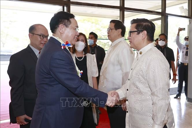Chủ tịch Quốc hội Vương Đình Huệ bắt đầu thăm chính thức Cộng hoà Philippines