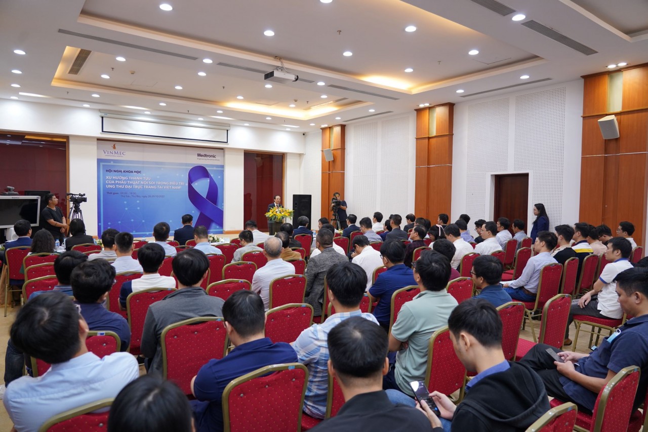 Trong 2 ngày, Hội nghị đã thu hút hơn 500 bác sĩ, cán bộ y tế trên khắp cả nước tham gia tại chỗ và trực tuyến để cập nhật thông tin.