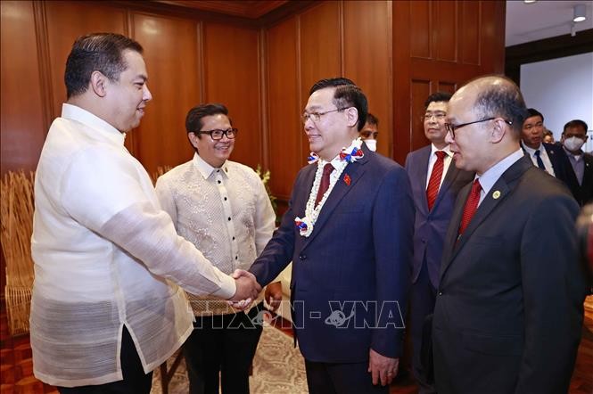 Chủ tịch Quốc hội Vương Đình Huệ bắt đầu thăm chính thức Cộng hoà Philippines