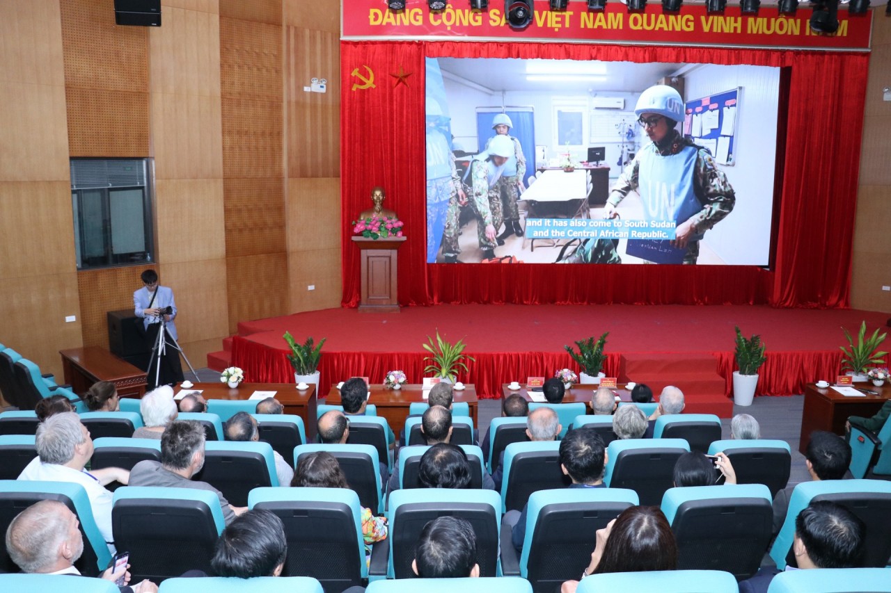 Vững bước trên hành trình hòa bình