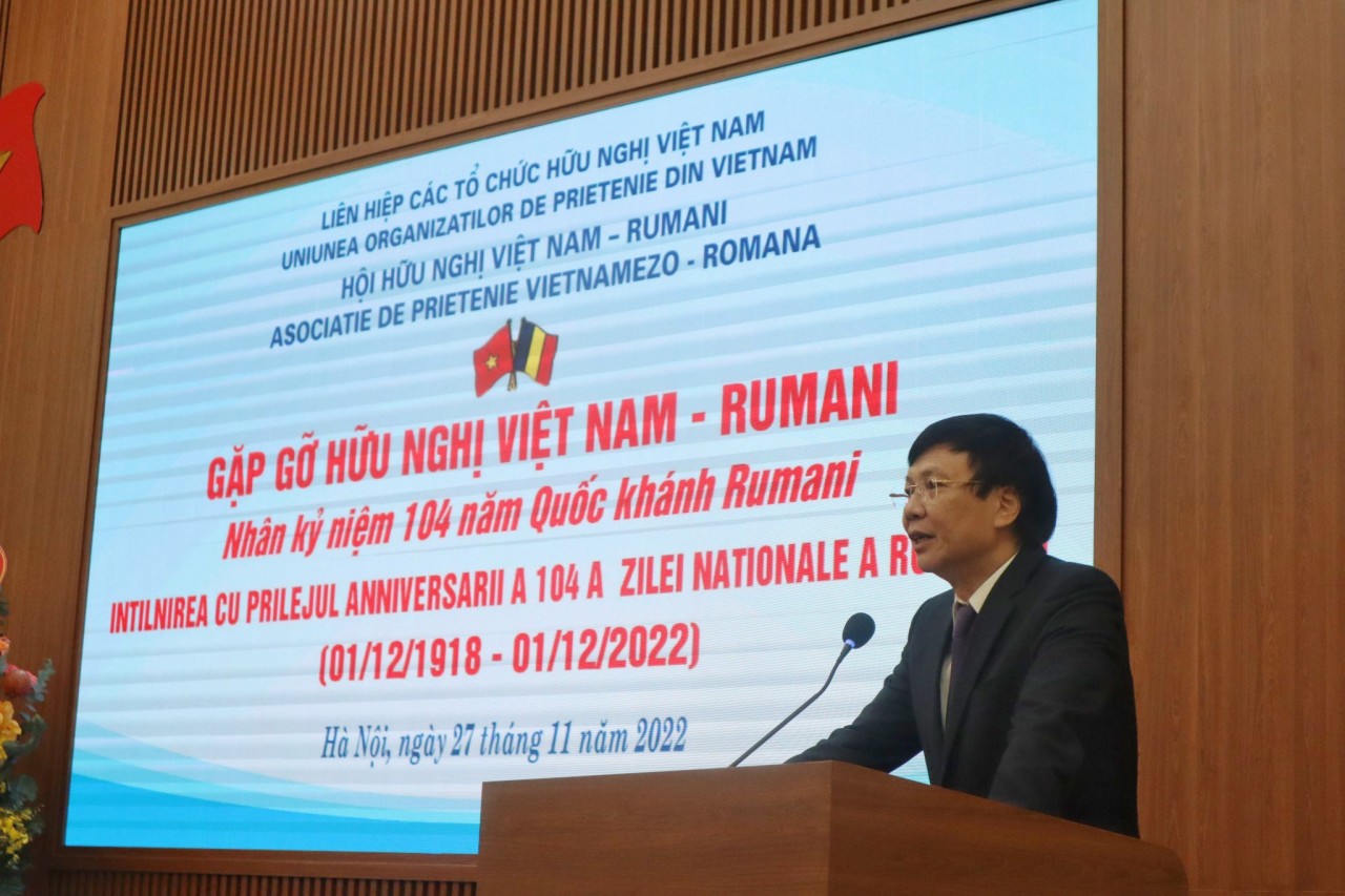 Chủ tịch Hội Hữu nghị Việt Nam - Rumani ông Hồ Quang Lợi phát biểu tại sự kiện.