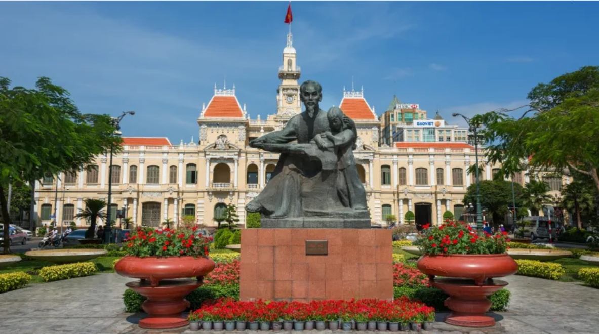 Tòa nhà UBND TP.HCM (Ảnh: Photicon/Alamy Stock Photo)