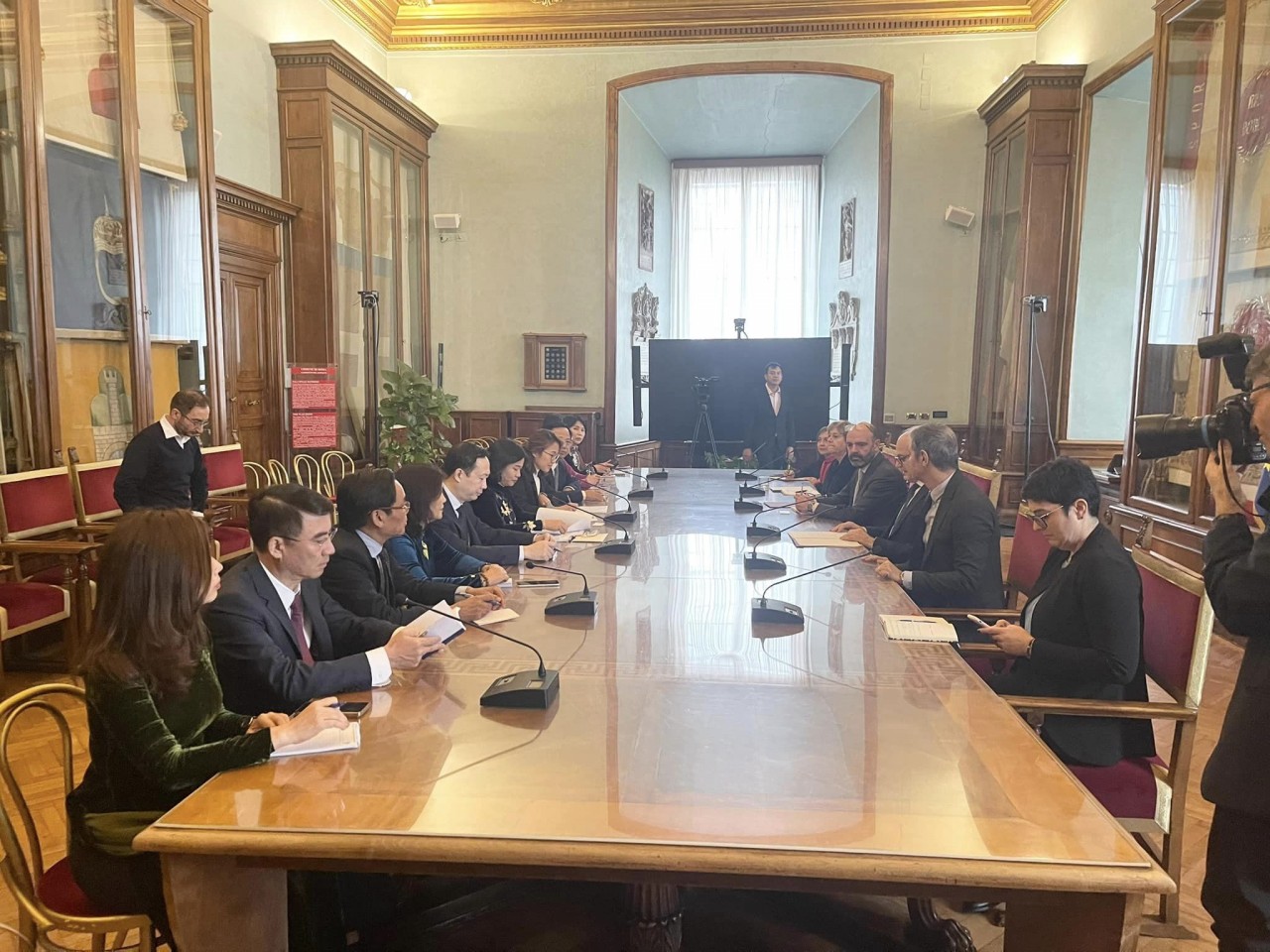 Thúc đẩy tiềm năng hợp tác giữa Hà Nội và các địa phương Italy