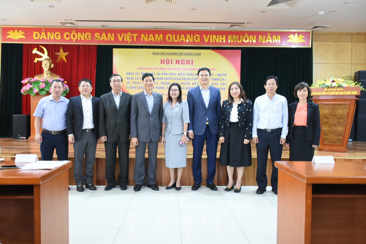 Xây dựng cộng đồng người Việt ở nước ngoài ổn định, phát triển, hội nhập thành công