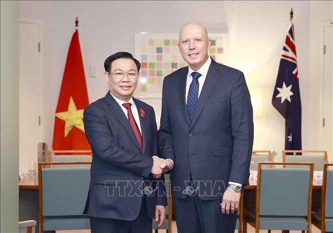 Chủ tịch Quốc hội tiếp Bộ trưởng Giáo dục và lãnh đạo đảng đối lập Australia