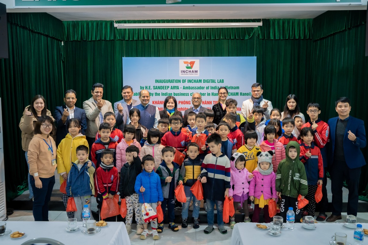 Khánh thành phòng thực hành tin học Incham tại làng trẻ em Birla Hà Nội