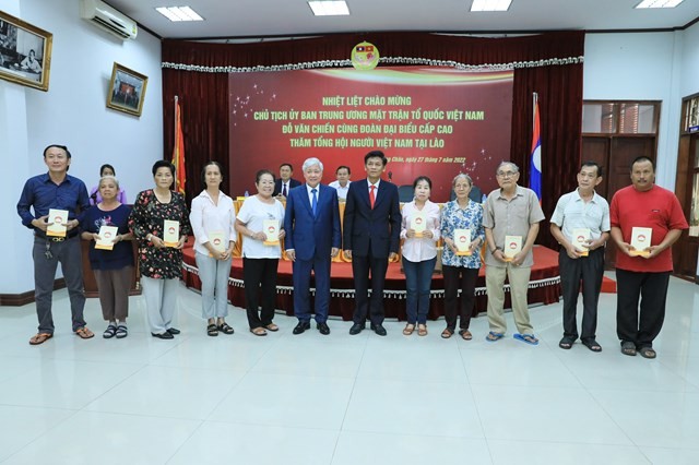 Xây dựng cộng đồng người Việt Nam tại Lào đoàn kết, vững mạnh, hướng về quê hương, đất nước