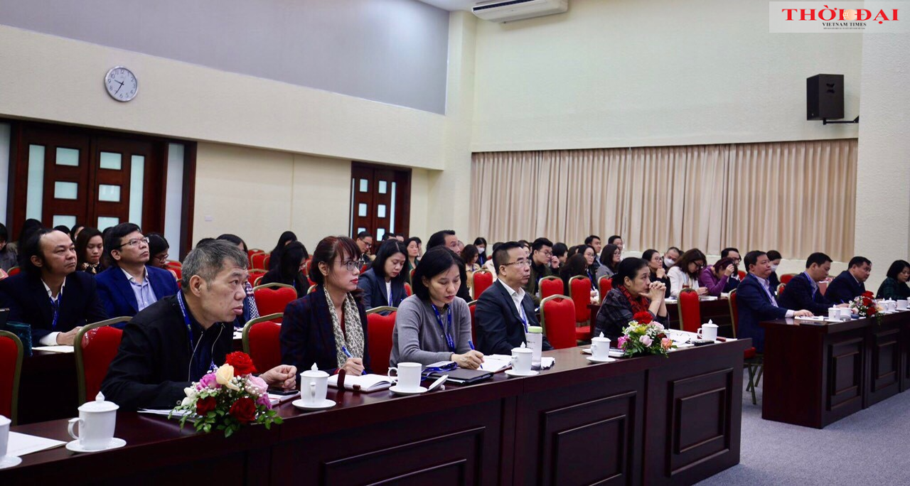  Cán bộ, đảng viên, người lao động cơ quan Liên hiệp các tổ chức hữu nghị Việt Nam học tập, quán triệt Nghị quyết Hội nghị Trung ương 6 khóa XIII.