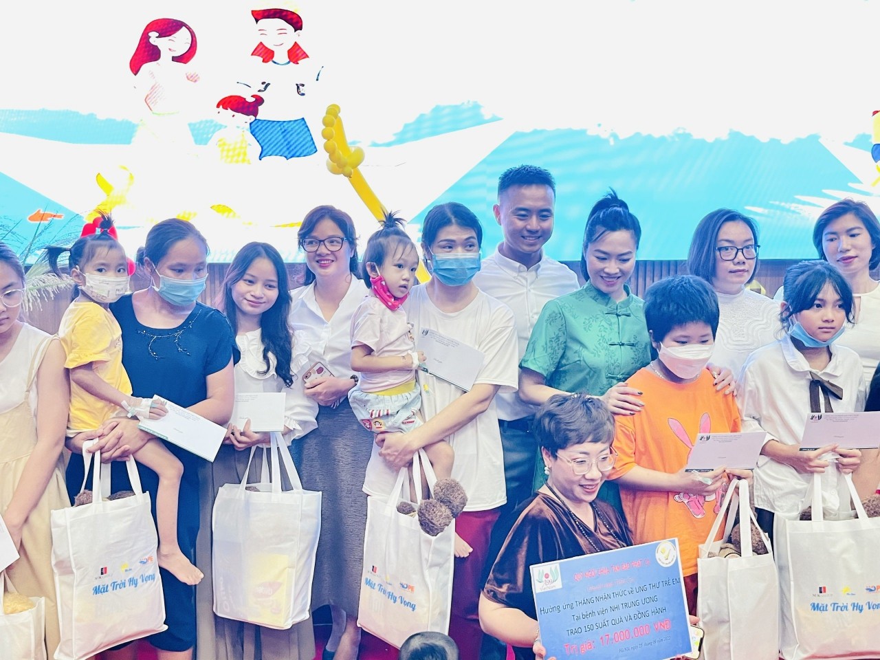MIKGroup tiếp động lực cho các bệnh nhi ung thư nhân dịp năm mới