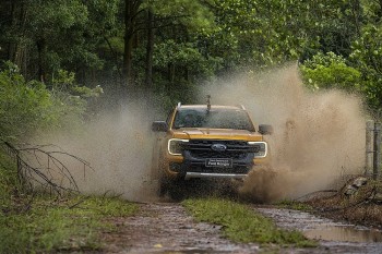 "Lính chiến" Offroad Ford Ranger 2023: Xứng danh “vua bán tải”