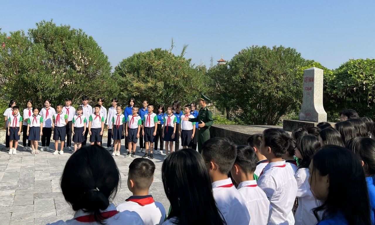 Quảng Ninh: Thông tin về cột mốc chủ quyền biên giới qua mã QR