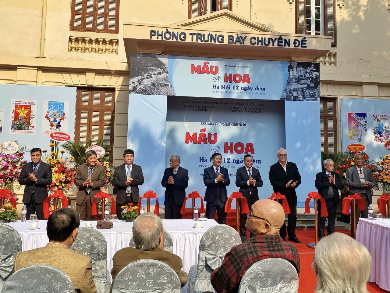 Khai mạc trưng bày chuyên đề “Máu và Hoa - Hà Nội 12 ngày đêm”