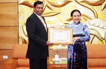 Trao tặng Kỷ niệm chương 