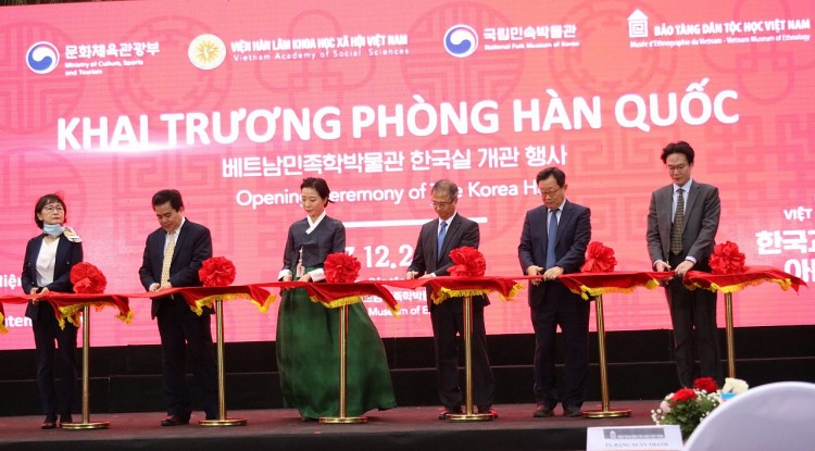 Khai trương phòng Hàn Quốc tại Việt Nam