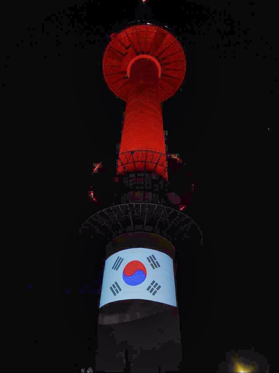 Hà Nội - Seoul rực sáng trong tối kỷ niệm 30 năm quan hệ ngoại giao Việt - Hàn