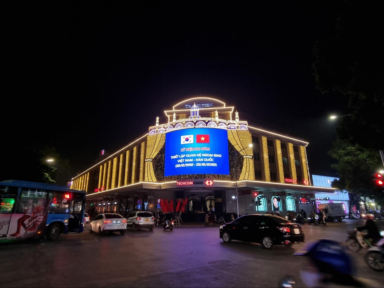 Hà Nội - Seoul rực sáng trong tối kỷ niệm 30 năm quan hệ ngoại giao Việt - Hàn