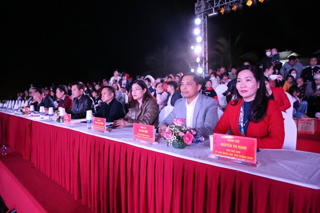 S&ocirc;i động Lễ hội Carnaval m&ugrave;a đ&ocirc;ng Hạ Long 2022