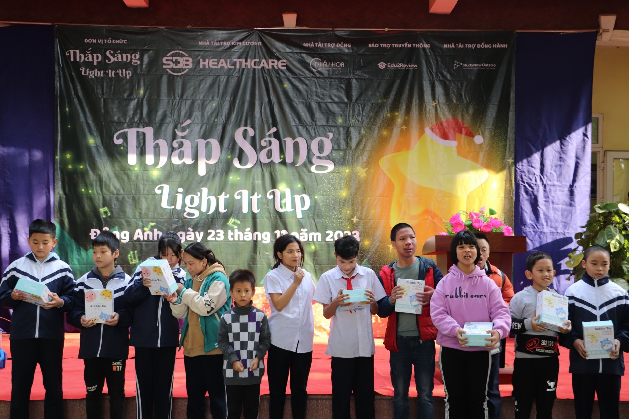 Thắp Sáng - Light It Up chương trình Giáng sinh cho trẻ khuyết tật