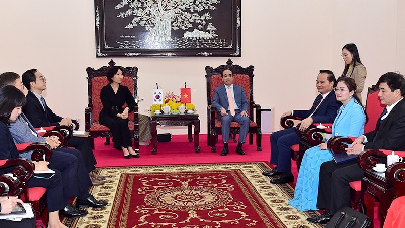 Lãnh đạo tỉnh Tuyên Quang tiếp Đoàn công tác Đại sứ quán Hàn Quốc tại Việt Nam (Ảnh: Hải Chung).