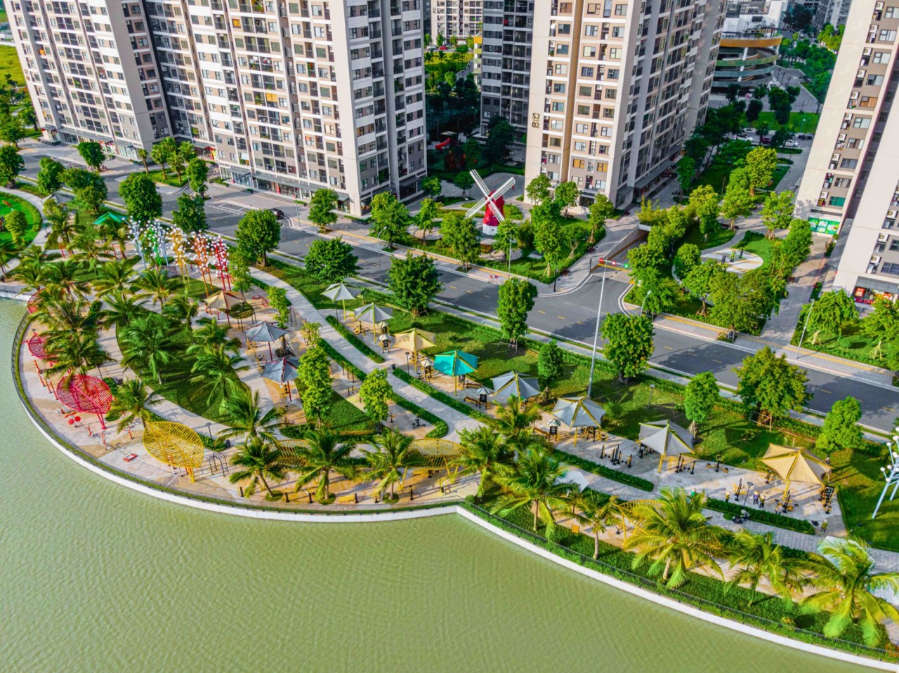 Vinhomes Ocean Park hấp dẫn giới chuyên gia nước ngoài nhờ không gian sống xanh khoáng đạt và tiêu chuẩn sống vượt trội.
