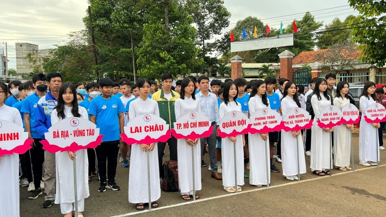 Giải Vô địch quốc gia Việt dã leo núi “Chinh phục đỉnh cao Bà Rá” lần thứ 28 đã chính thức diễn ra ngày 06/01 vừa qua.