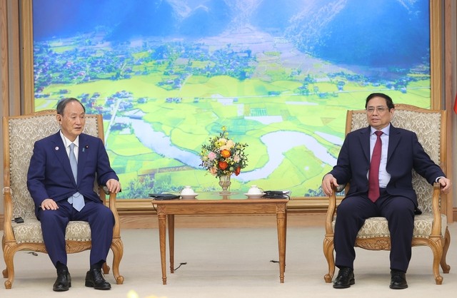 Thủ tướng Phạm Minh Chính tiếp nguyên Thủ tướng Nhật Bản Suga Yoshihide