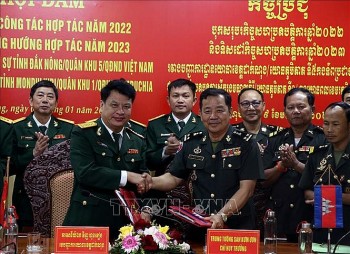 Đắk Nông tăng cường hợp tác quân sự, quốc phòng với tỉnh Mondulkiri (Campuchia)