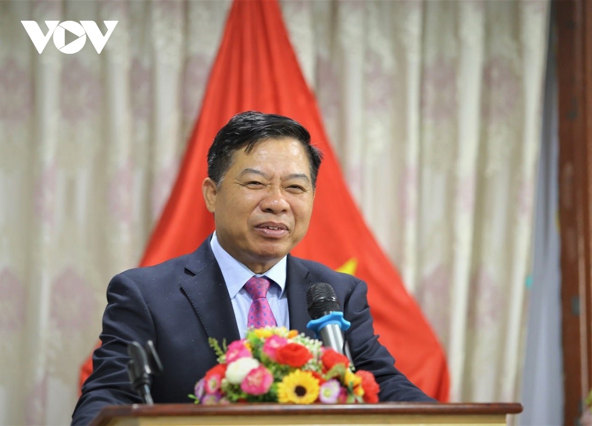 Trao quà Xuân Quý Mão 2023 cho bà con người Việt có hoàn cảnh khó khăn tại Campuchia