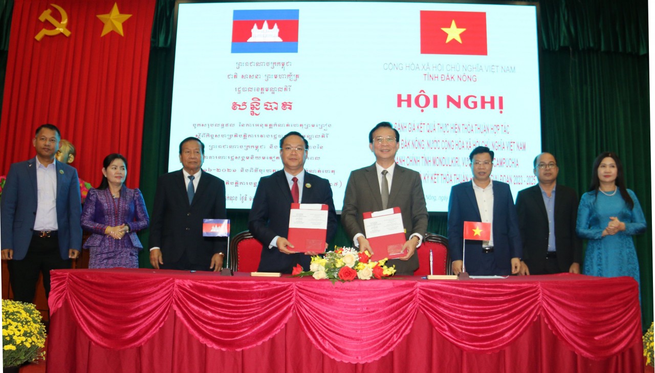 Củng cố và giữ gìn tình đoàn kết, hữu nghị giữa hai tỉnh Đắk Nông và Mondulkiri (Campuchia)