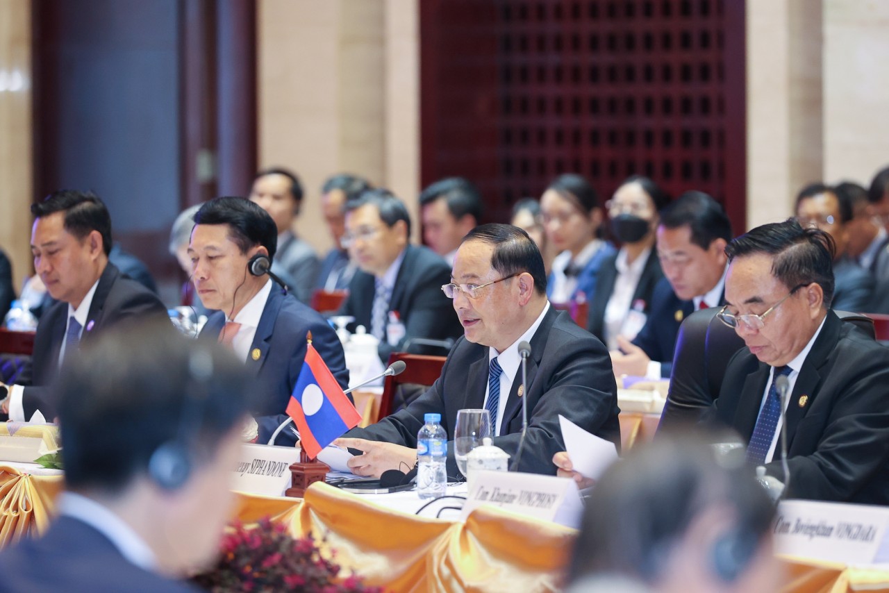 Việt Nam, Lào tăng cường kết nối, hỗ trợ nhau xây dựng nền kinh tế độc lập, tự chủ