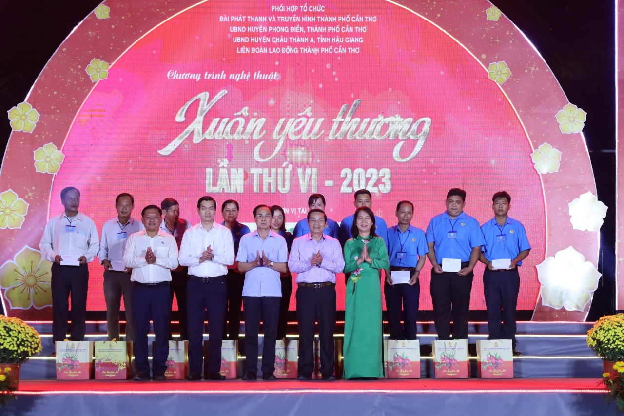 Ấm áp Chương trình “Xuân yêu thương” mang tết đến với người nghèo tại Cần Thơ