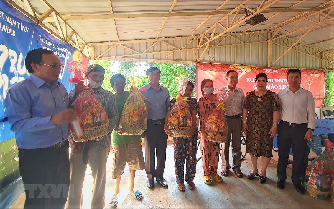 Mang Tết đến cùng bà con gốc Việt ở tỉnh Preah Sihanouk của Campuchia | Người Việt bốn phương | Vietnam+ (VietnamPlus)