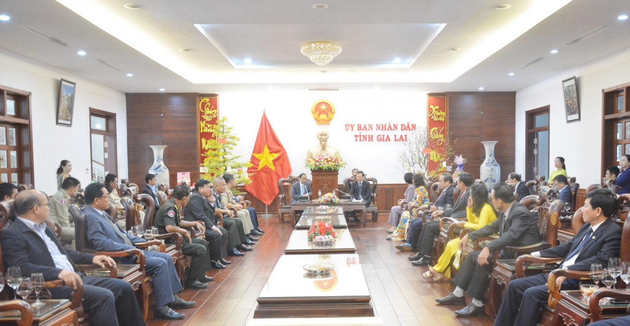 Đại diện hai tỉnh của Campuchia chúc Tết lãnh đạo và nhân dân tỉnh Gia Lai